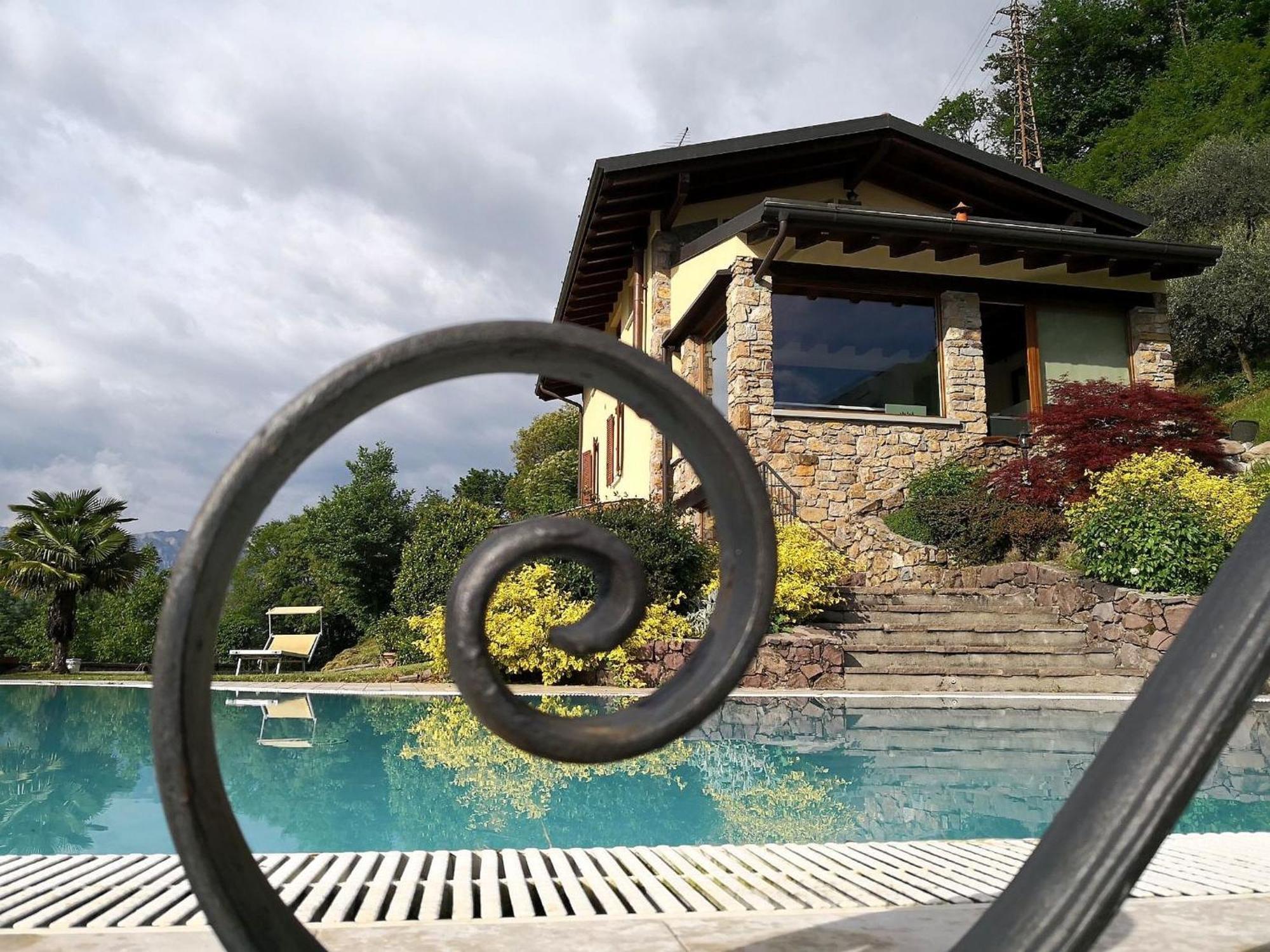 Villa In Pisogne With Pool Garden And Lake View Dış mekan fotoğraf